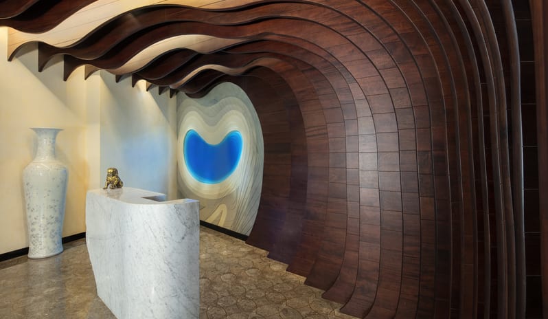 middle-east-holidays-abu-dhabi-st-regis-saadiyat-island-resort-hotel-buddha-bar-beach-abu-dhabi-reception-area